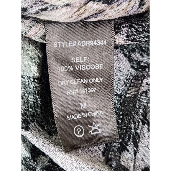 ASTR The Label Black Floral V-Neck Mini Dress Long sleeves Size M Anthropologie - Picture 6 of 9